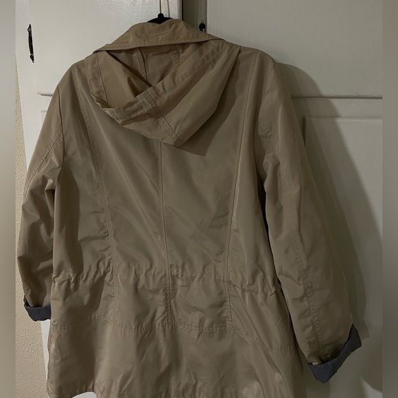 Women's Water-Resistant Hooded Anorak Jacket - Picture 3 of 7